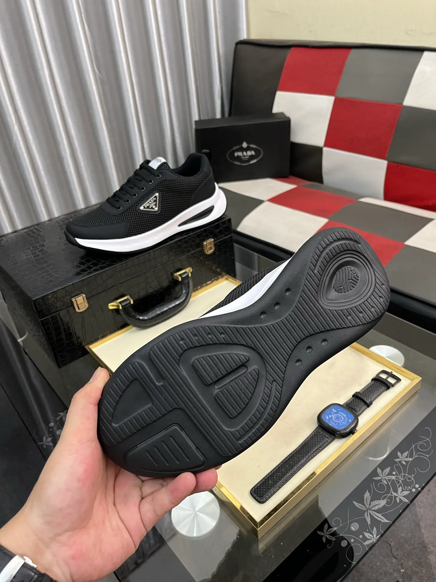 Men's shoes 💰440⌚️⌚️ PRADA [Prada] popular men's shoes, casual shoes and sports shoes! High-end quality 🍀 The upper is made of imported original cowhide 💥 cowhide lining; the original molded outsole. The style is upright and elegant, comfortable and versatile💪 Three quality guarantees Size number: 38-44, 4️⃣ colors available